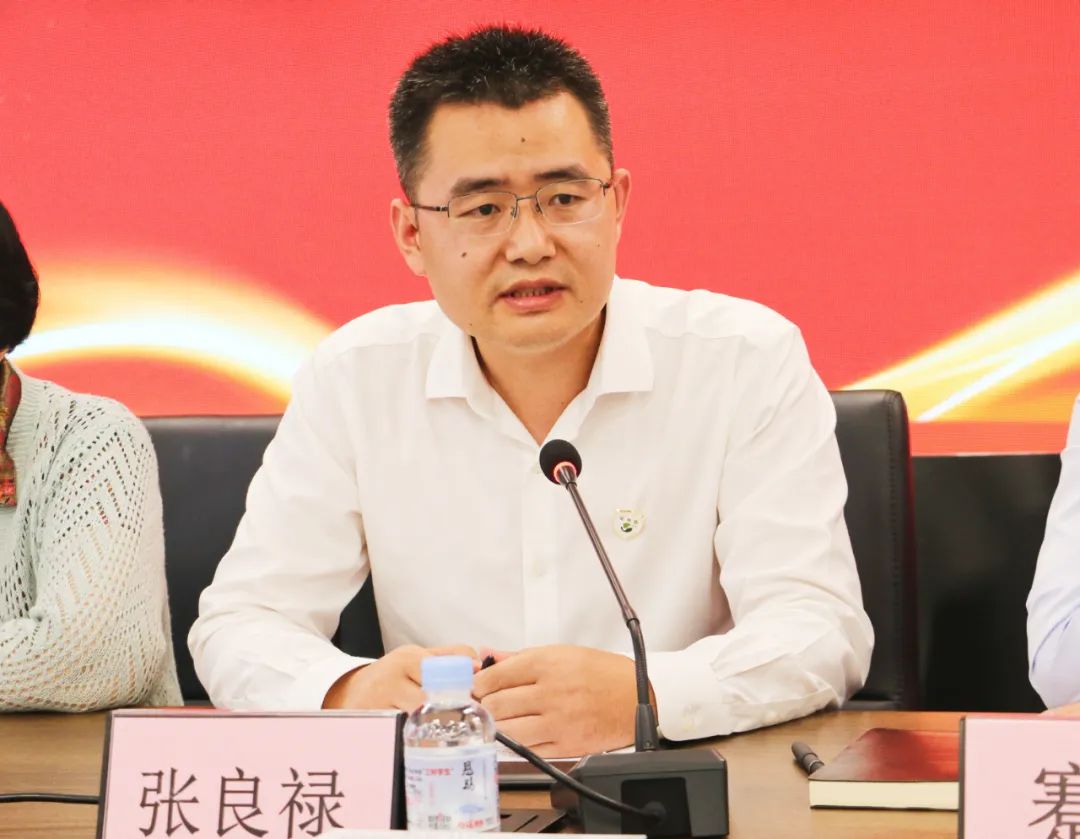 “关爱楚商,大爱无疆”——艾长康®肠癌早检公益活动捐赠仪式圆满举行 “关爱楚商,大爱无疆”——艾长康®肠癌早检公益活动捐赠仪式圆满举行