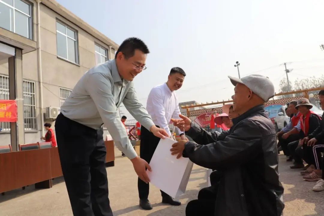 爱洒沂蒙，情暖夕阳！艾长康®肠癌筛查公益活动走进临沂